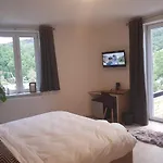 Au Sommet De La Cascade Hotel