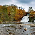 Au Sommet De La Cascade Hotel