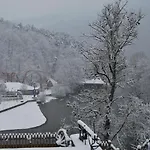 Hotel Au Sommet De La Cascade *