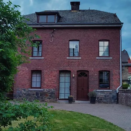 Au Sommet De La Cascade Hotel *