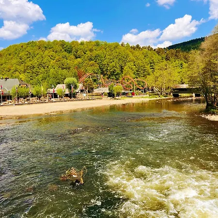 Au Sommet De La Cascade