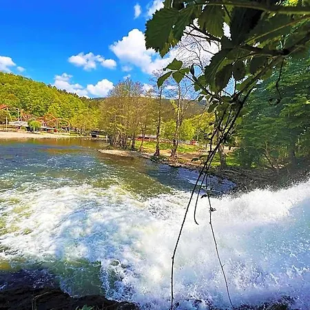 Au Sommet De La Cascade * فرانكورشومب