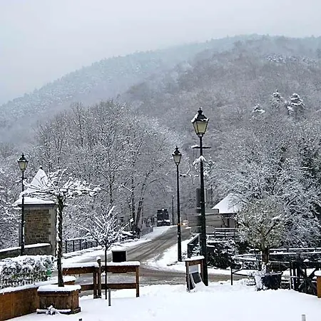 Au Sommet De La Cascade Hotel *