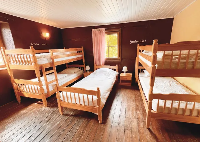 Au Sommet De La Cascade Hotel *