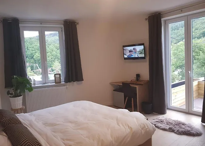 Au Sommet De La Cascade Hotel